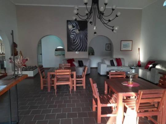 Bush Pillow Guest House Otjiwarongo Ngoại thất bức ảnh